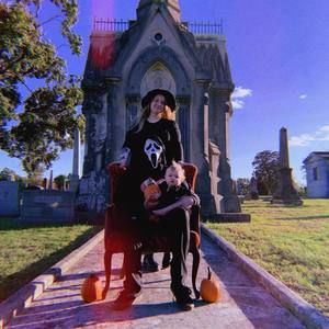 Meet your Posher, Ramona